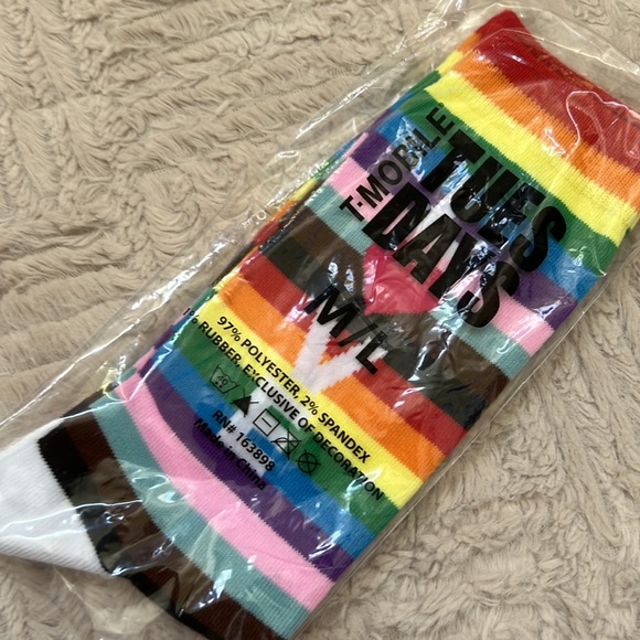 T-Mobile Rainbow LOVE socks Pride Socks ❤️🧡💛💚💙💜NEW in package, size M/L - Picture 8 of 14